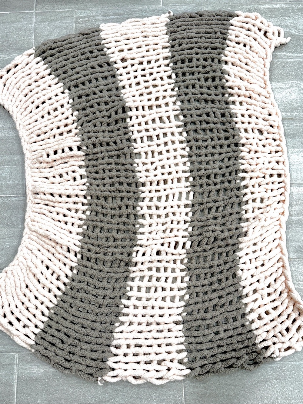 Hand made Chunky Knit Throw Blanket in Blush Pink and Gray
